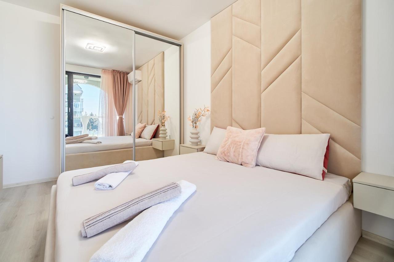 Mediterranea Complex - Luxury Apartment With Sea & Pool View! Varna Exterior foto